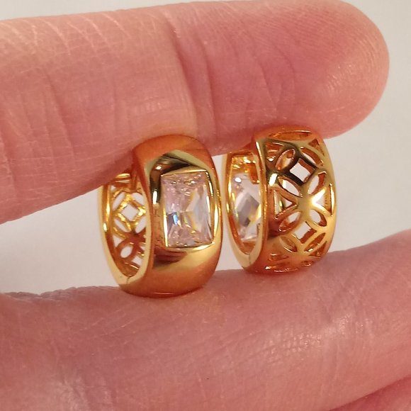 Mens 18K Yellow Gold Filled Radiant Emerald Cut Diamond Zircon Hoop Earrings - Picture 4 of 8